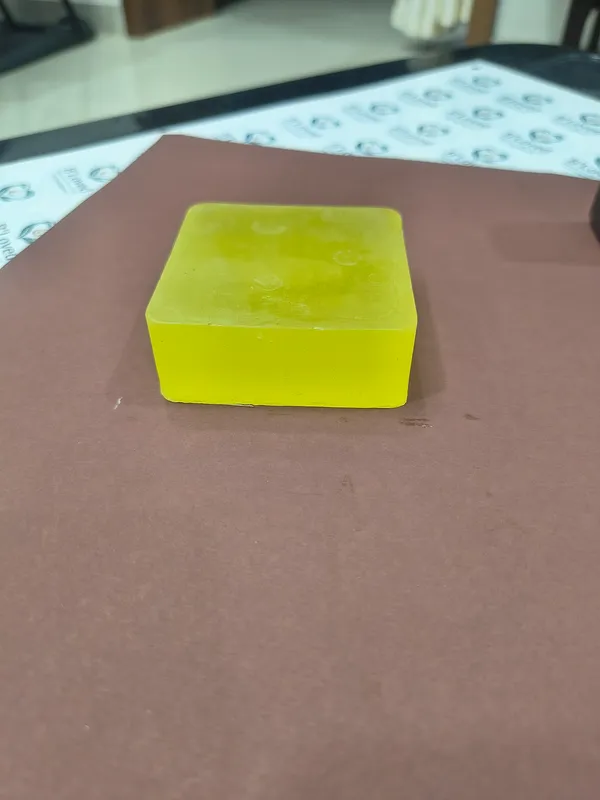Kesar_Strands_Soap_With_Natural_Oils_-_100G_Pack_Of_2