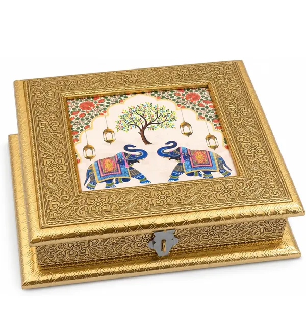 Royal_Dry_Fruits_Box_White