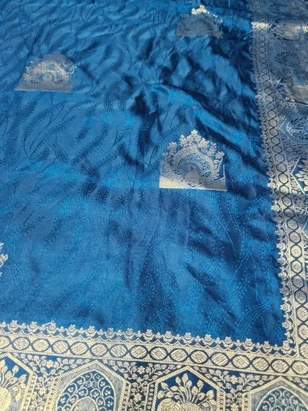 Blue_Woven_Traditional_Saree_for_Women