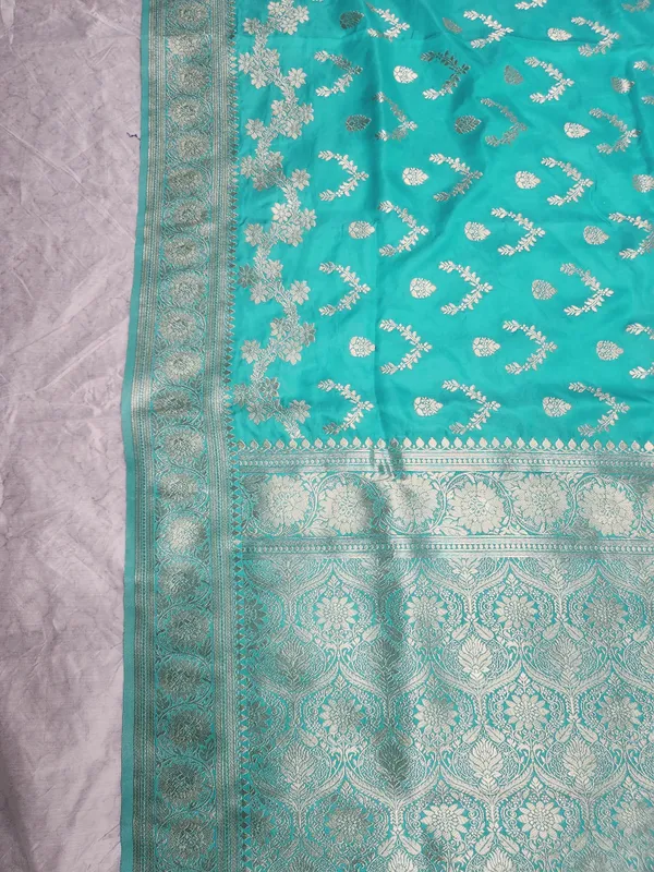 Turquoise_Brocade_Weave_Saree_For_Women