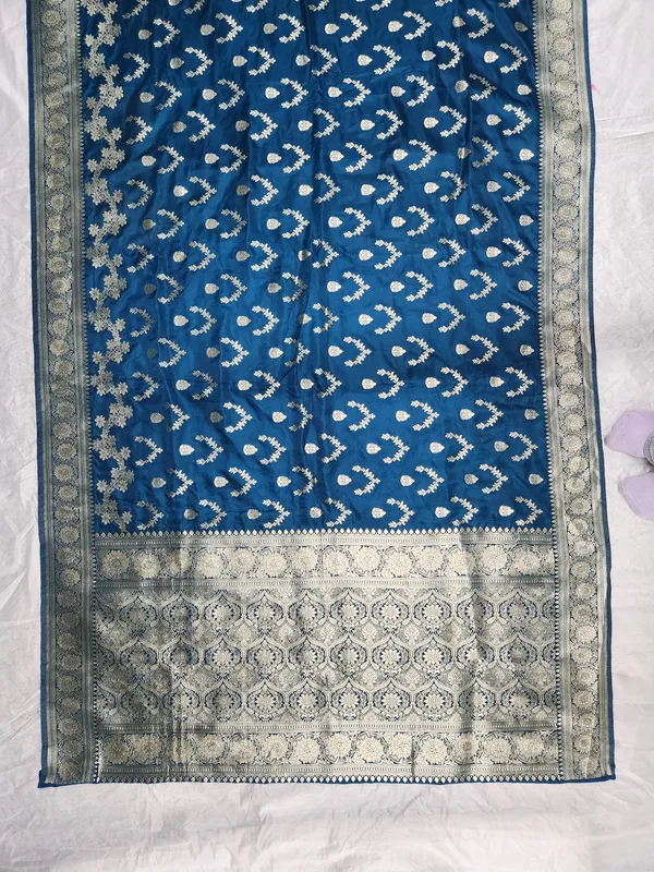 Blue_Silk_Traditional_Saree_for_Women
