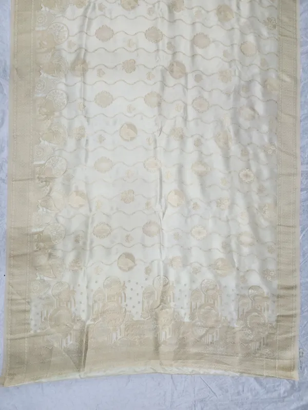 Ivory_Silk_Woven_Saree_for_Women