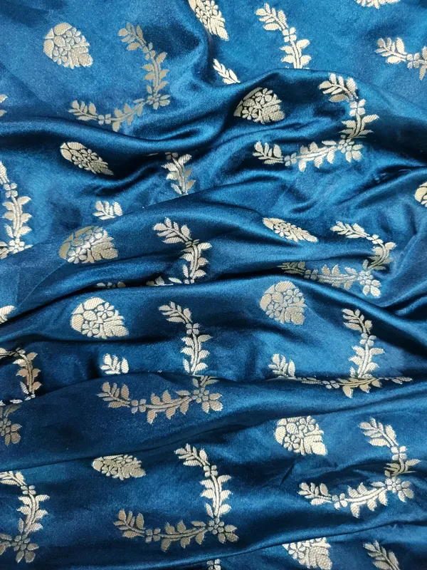 Blue_Silk_Traditional_Saree_for_Women