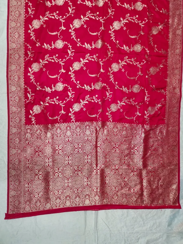 Magenta_Silk_Zari_Saree_for_Women