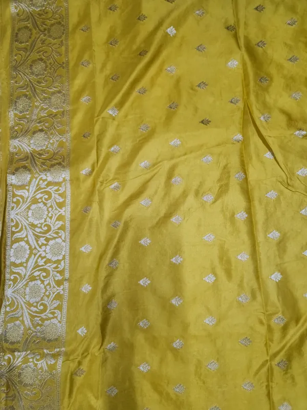 Yellow_Silk_Zari_Woven_Saree_for_Women
