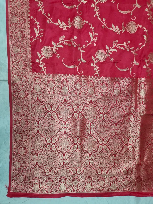 Pink_Silk_Floral_Zari_Saree_for_Women