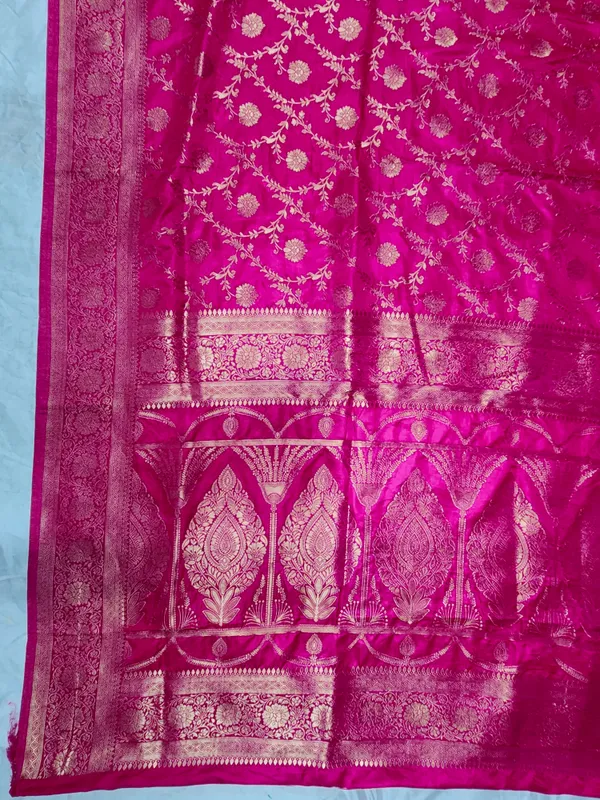 Pink_Woven_Floral_Motif_Saree_for_Women