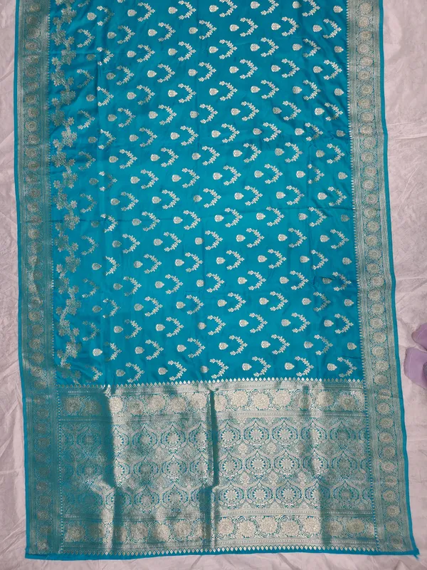 Turquoise_Woven_Floral_Saree_For_Women