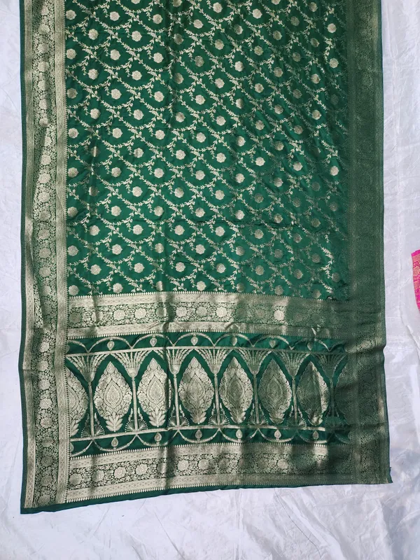 Green_Brocade_Ethnic_Saree_for_Women