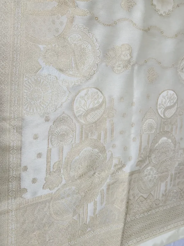 Ivory_Silk_Woven_Saree_for_Women