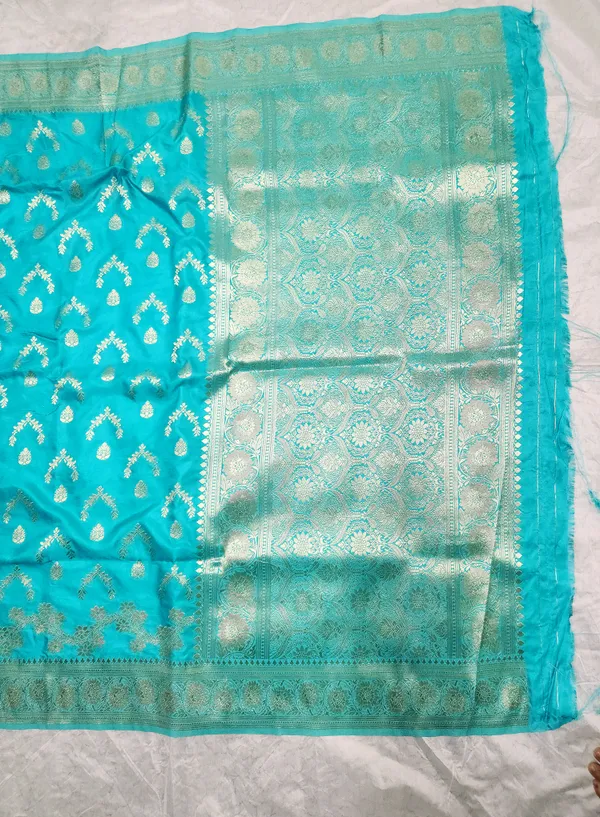 Turquoise_Brocade_Weave_Saree_For_Women