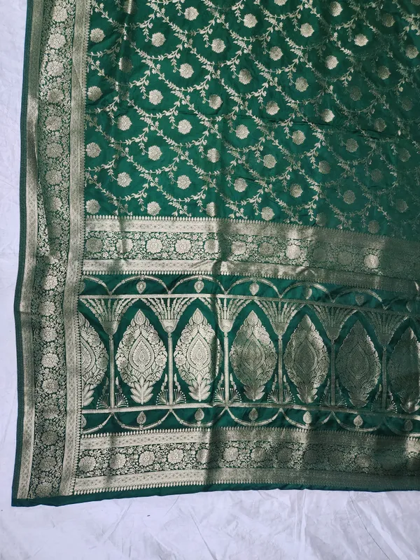 Green_Brocade_Ethnic_Saree_for_Women