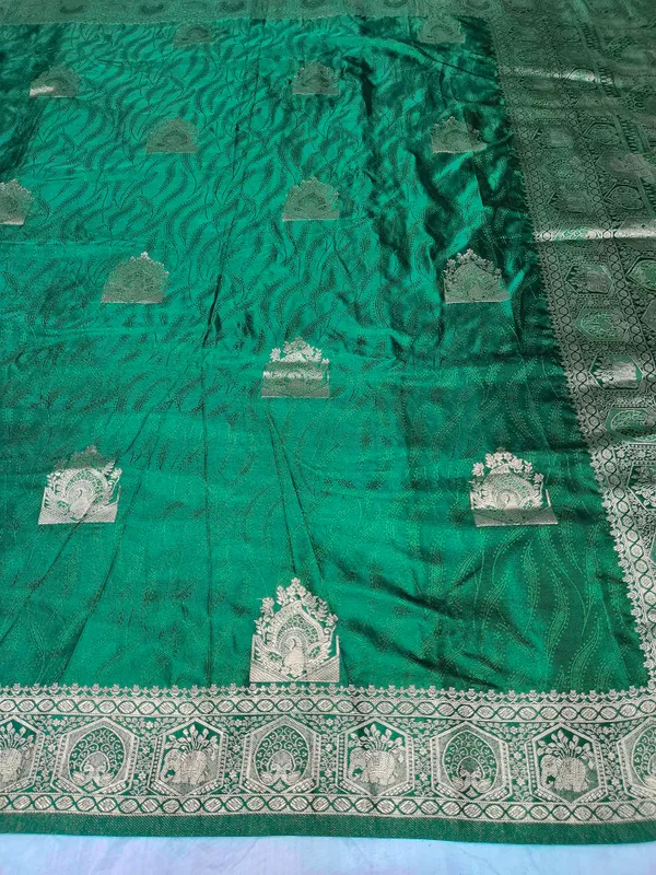 Green_Silk_Zari_Motif_Saree_for_Women