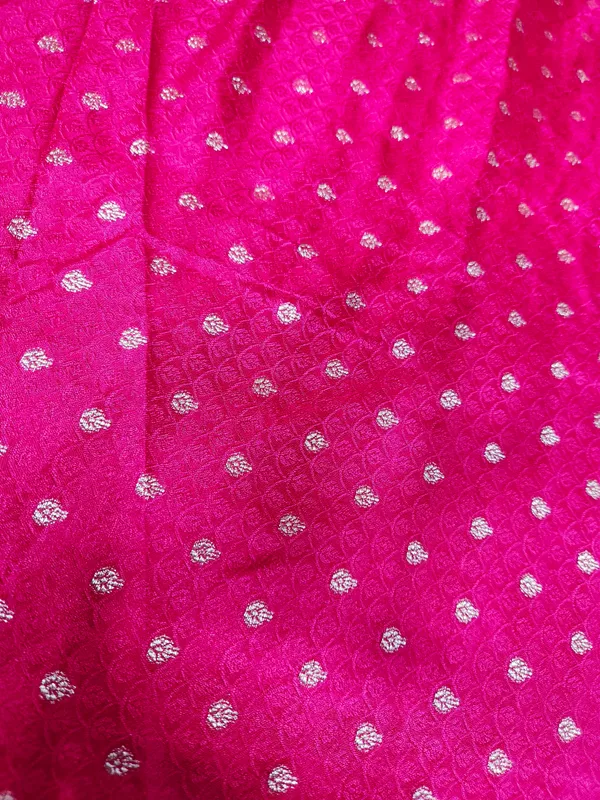 Pink_Woven_Saree_With_Silver_Motifs_for_Women