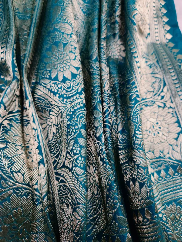 Turquoise_Woven_Floral_Saree_For_Women