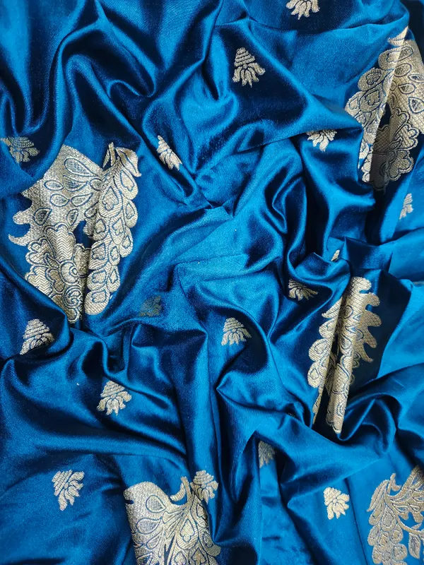 Blue_Woven_Saree_With_Blouse_Piece_For_Women