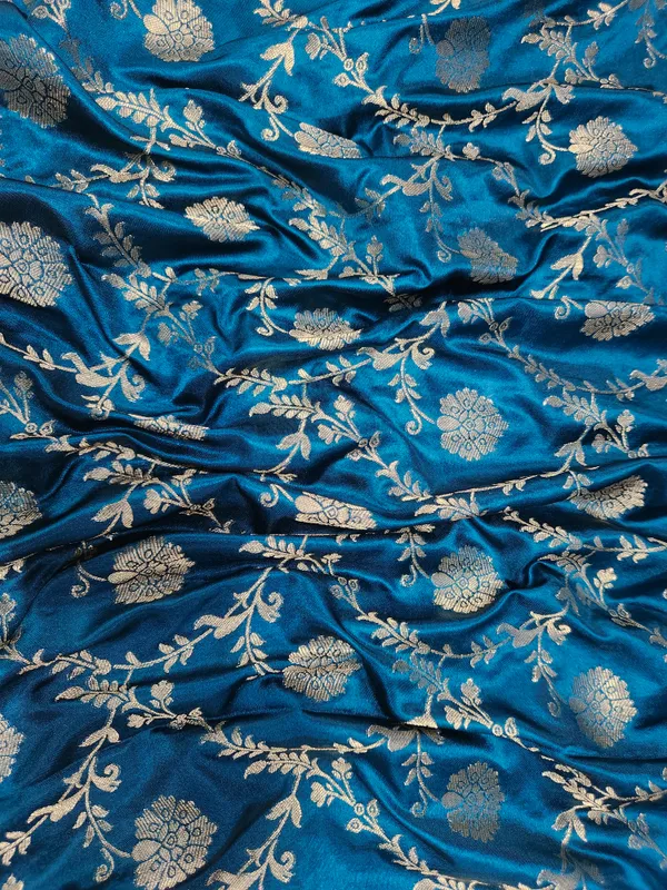 Blue_Woven_Ethnic_Saree_for_Women