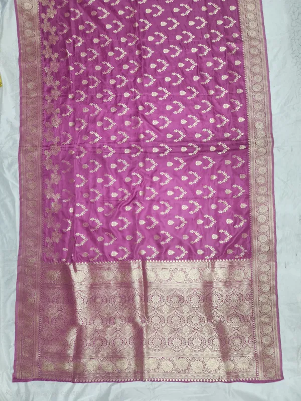 Purple_Silk_Banarasi_Saree_for_Women