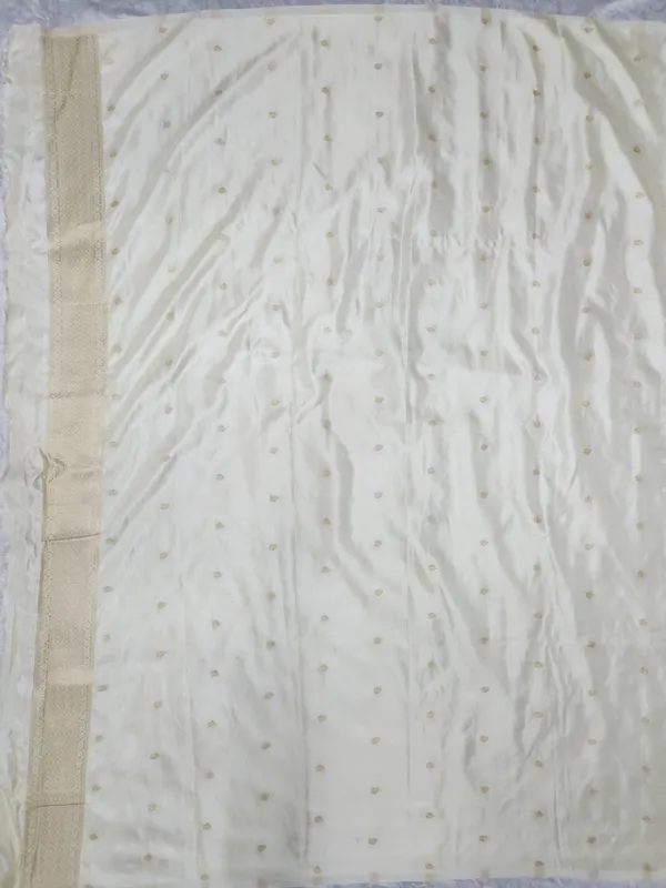 Ivory_Silk_Woven_Saree_for_Women