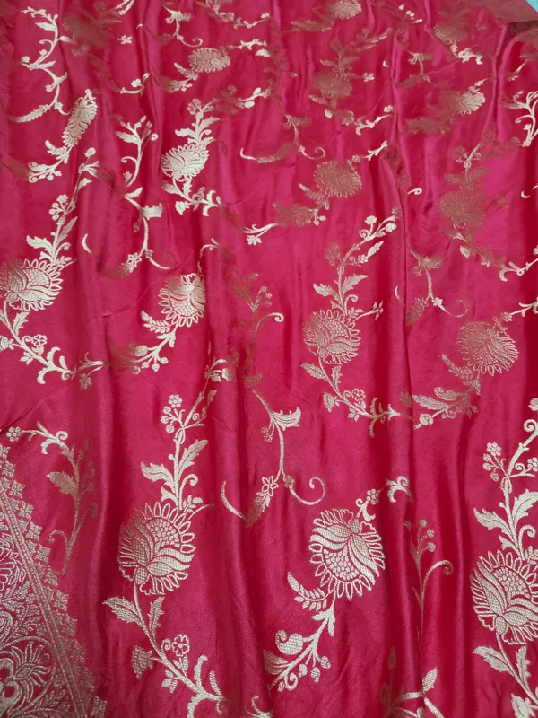 Pink_Silk_Floral_Zari_Saree_for_Women