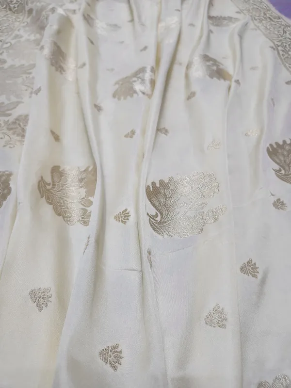 White_Embroidered_Saree_for_Women
