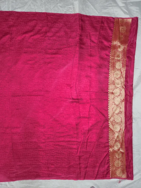 Magenta_Woven_Zari_Saree_For_Women