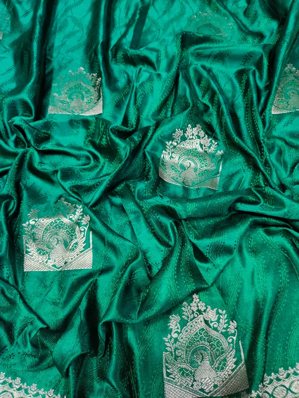 Green_Silk_Zari_Motif_Saree_for_Women