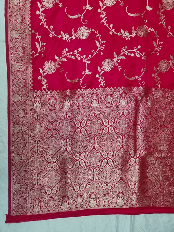 Magenta_Silk_Zari_Saree_for_Women