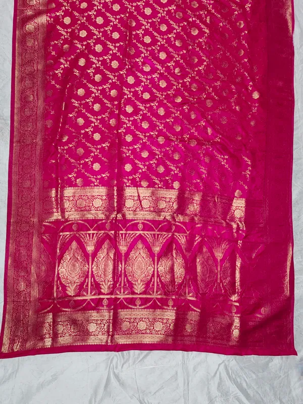 Pink_Woven_Floral_Motif_Saree_for_Women
