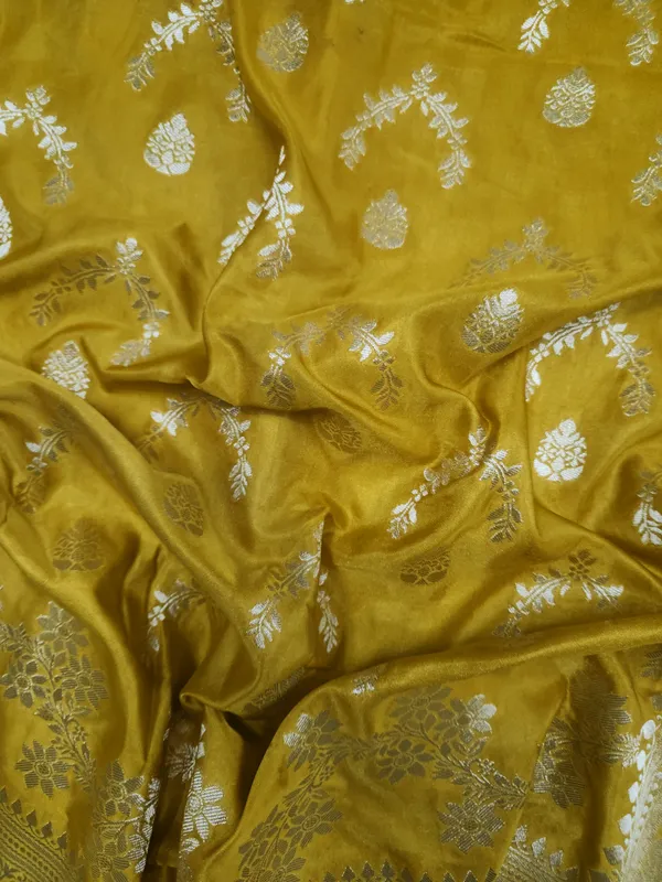 Mustard_Silk_Woven_Saree_for_Women