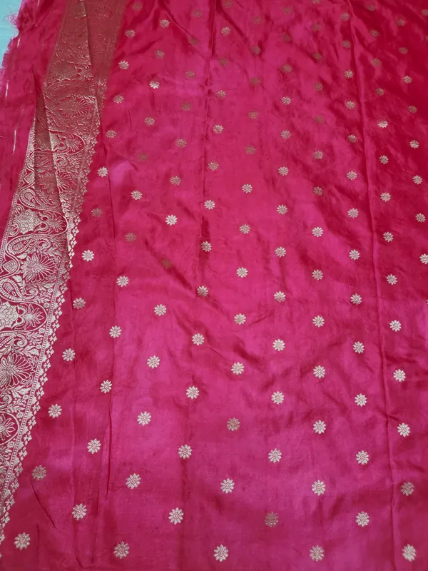 Pink_Silk_Floral_Zari_Saree_for_Women