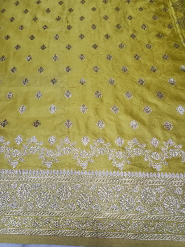 Yellow_Silk_Zari_Saree_for_Women