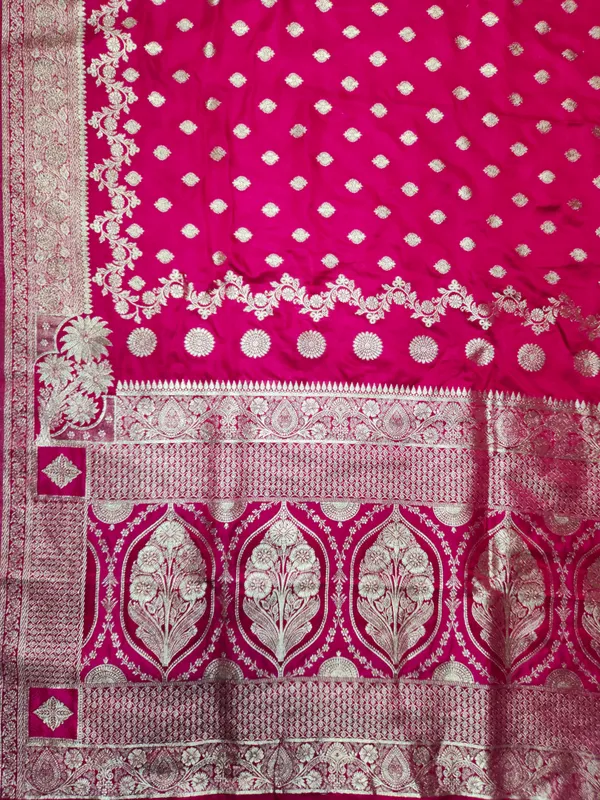 Pink_Woven_Saree_With_Silver_Motifs_for_Women