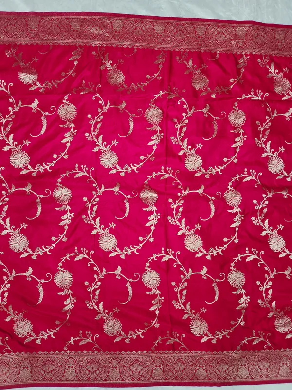 Magenta_Silk_Zari_Saree_for_Women