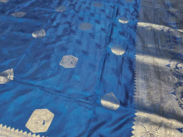 Blue_Woven_Traditional_Saree_for_Women