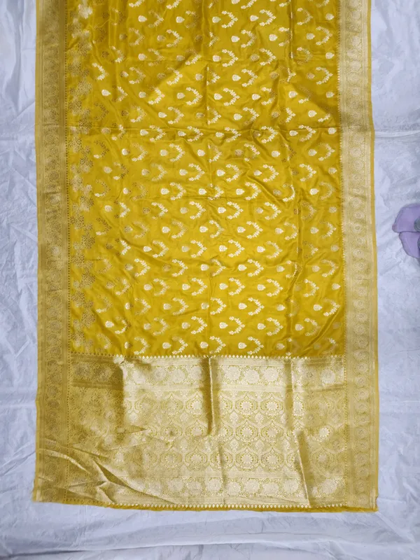 Mustard_Silk_Woven_Saree_for_Women