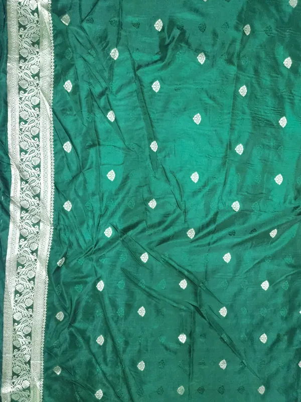 Green_Woven_Zari_Saree_For_Women