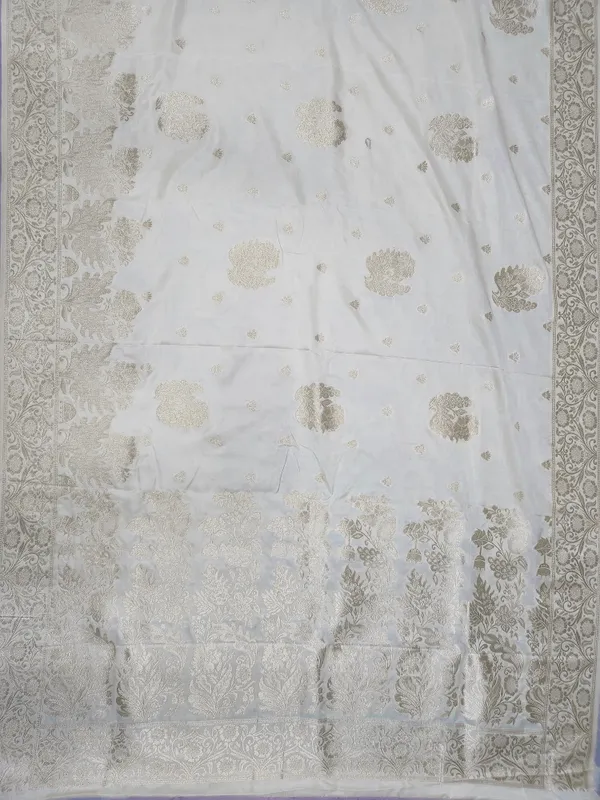 White_Embroidered_Saree_for_Women