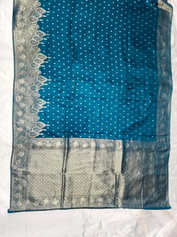 Blue_Banarasi_Style_Zari_Saree_for_Women
