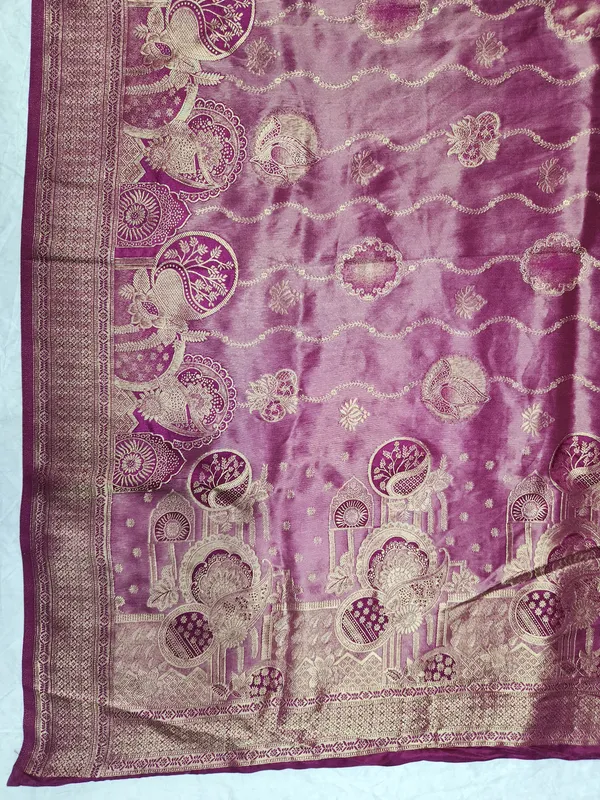 Magenta_Woven_Zari_Saree_For_Women