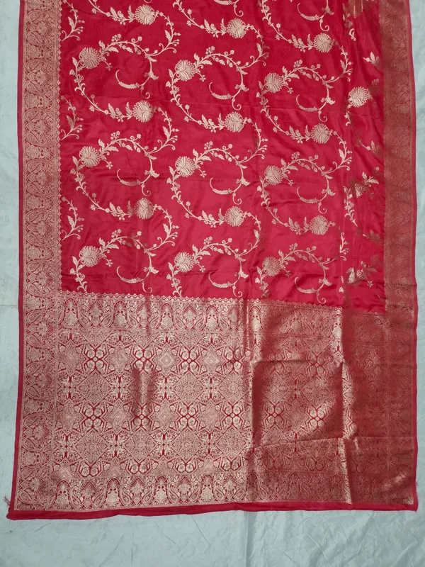 Pink_Silk_Floral_Zari_Saree_for_Women