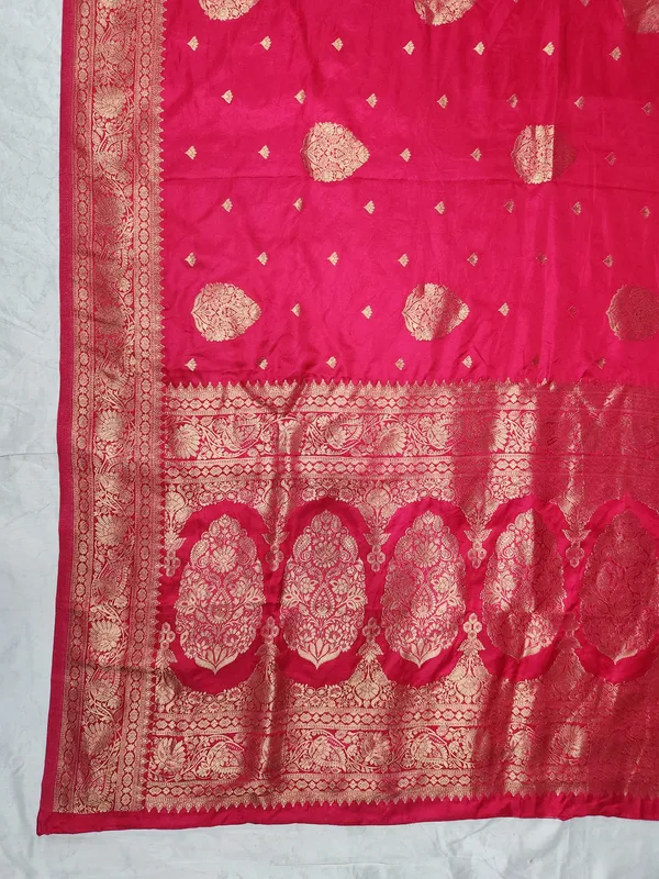 Pink_Silk_Traditional_Saree_for_Women
