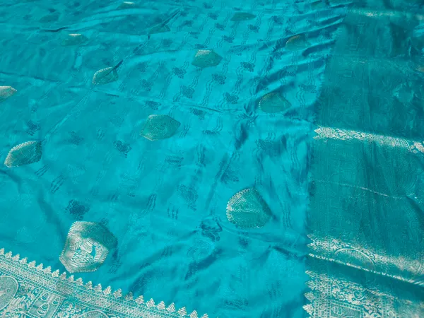 Turquoise_Woven_Traditional_Saree_for_Women