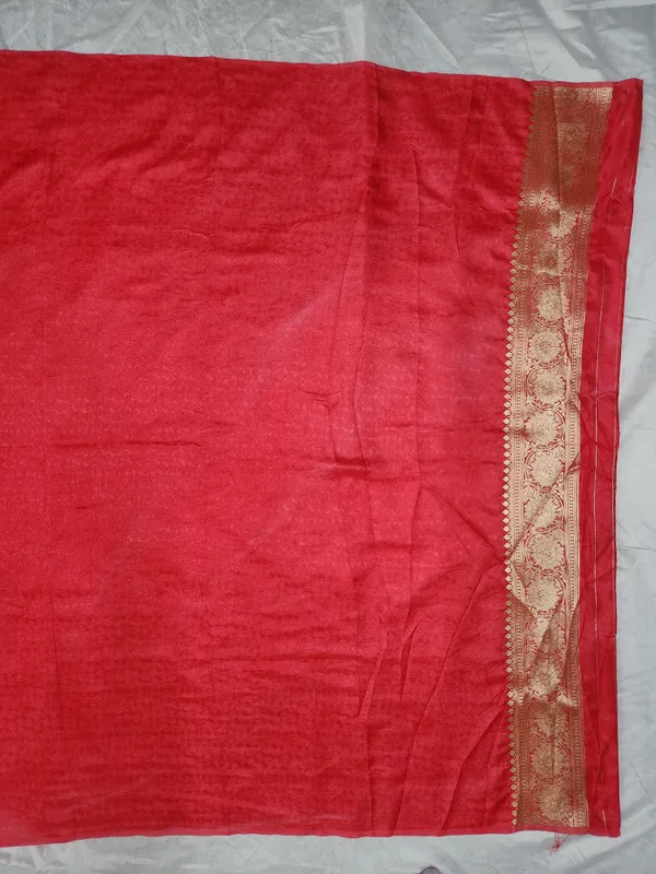 Red_Woven_Traditional_Zari_Saree_for_Women