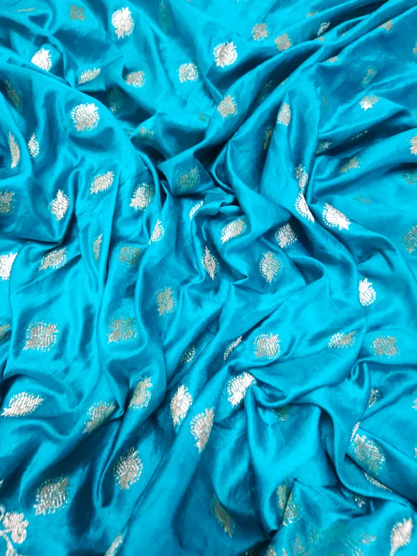 Blue_Silk_Traditional_Saree_for_Women