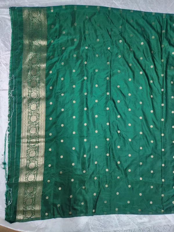 Green_Brocade_Ethnic_Saree_for_Women