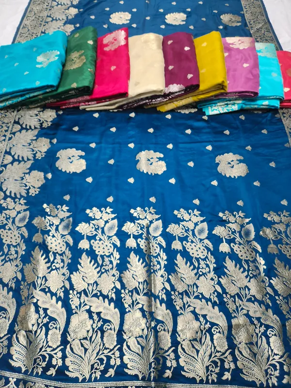 Blue_Woven_Saree_With_Blouse_Piece_For_Women