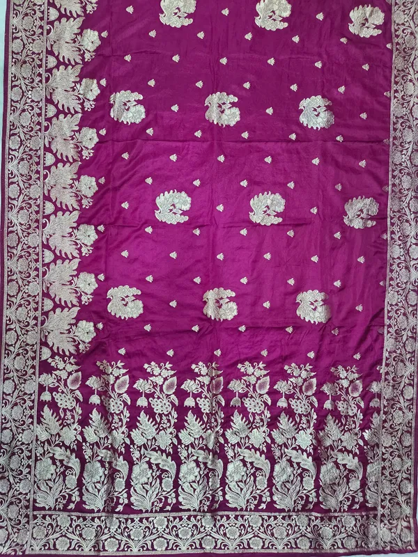Magenta_Silk_Saree_With_Silver_Zari_Border_for_Women