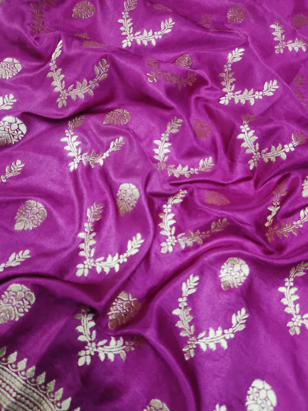 Purple_Silk_Banarasi_Saree_for_Women