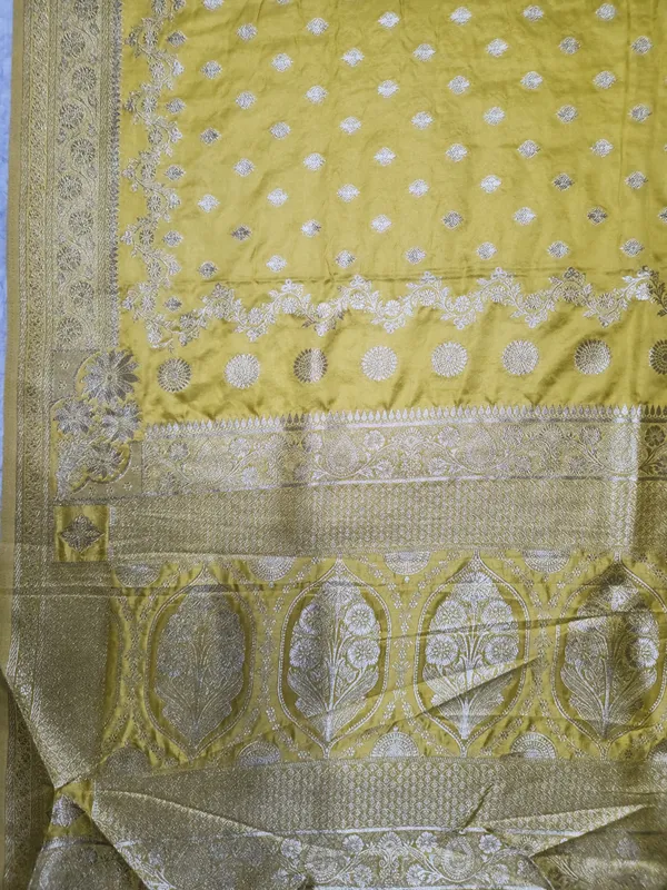 Yellow_Silk_Zari_Saree_for_Women
